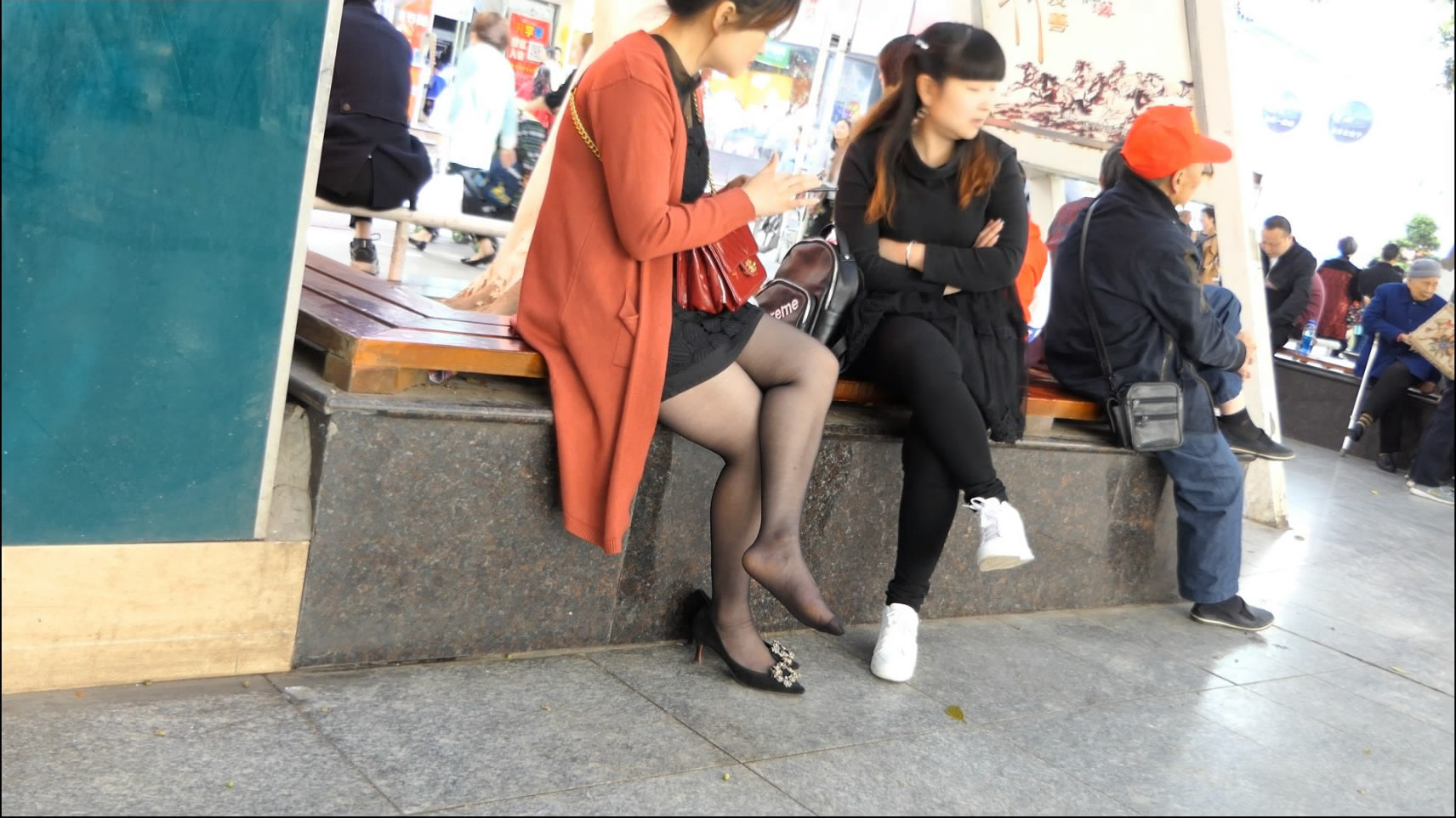 streetsnapnylon[00 00 19][20181208 232835 6]